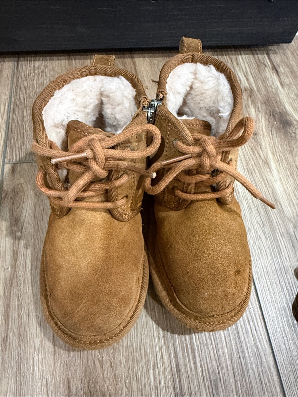 UGG Neumel II Chestnut Suede Boots Toddler Size 11 Kids Ankle Boots